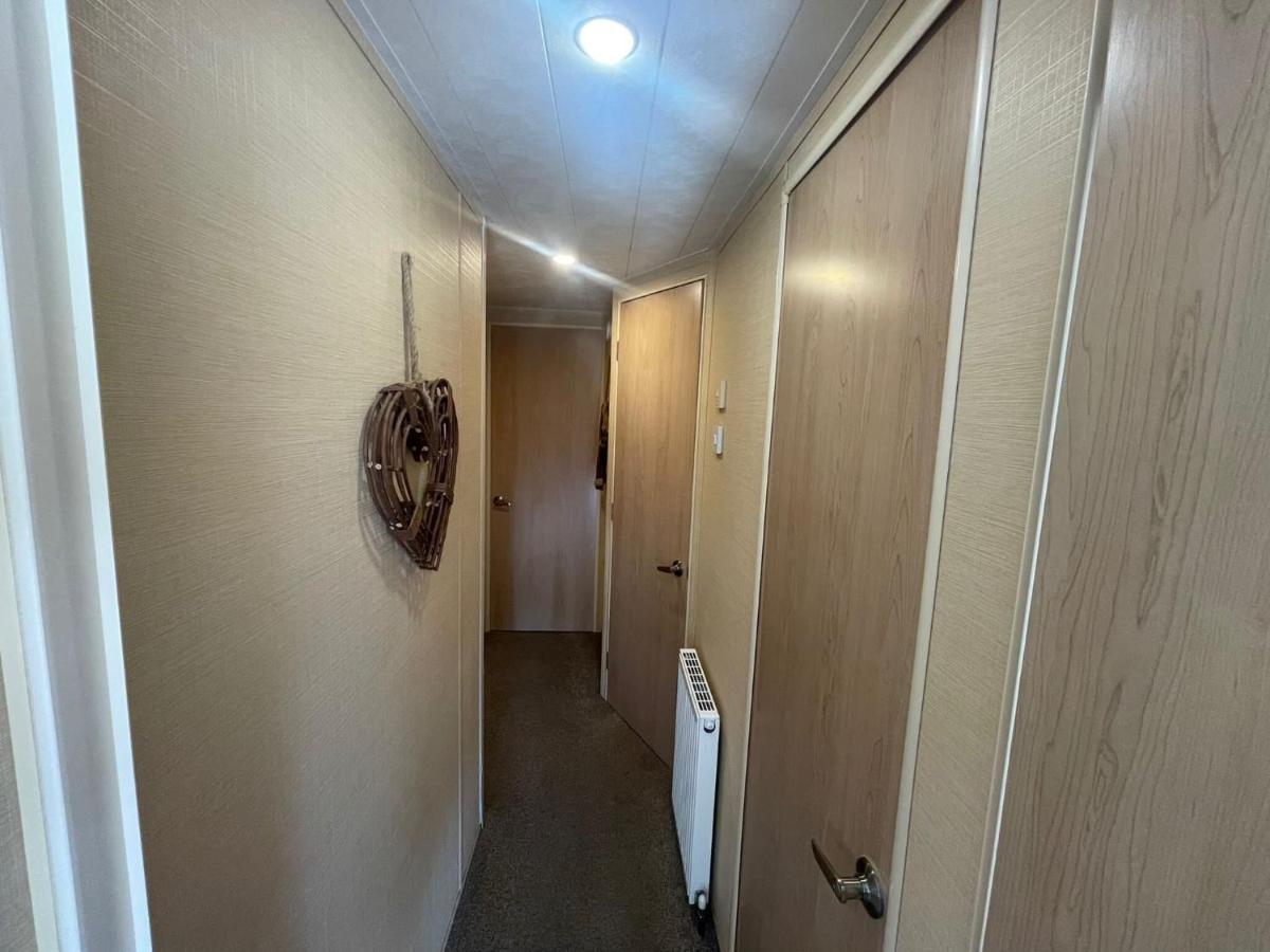 Luxury Lakeside Lodge L1 With Hot Tub Situated At Tattershall Lakes Country Park Zewnętrze zdjęcie